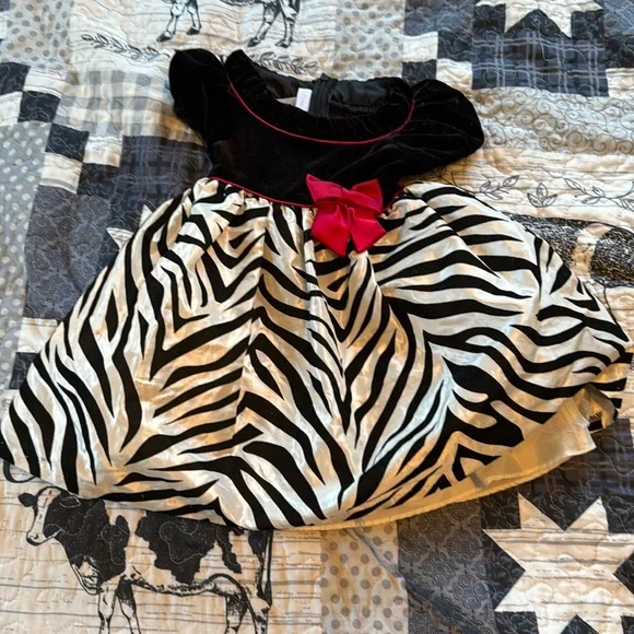 ❄️sale❄️ Dress - Picture 1 of 4